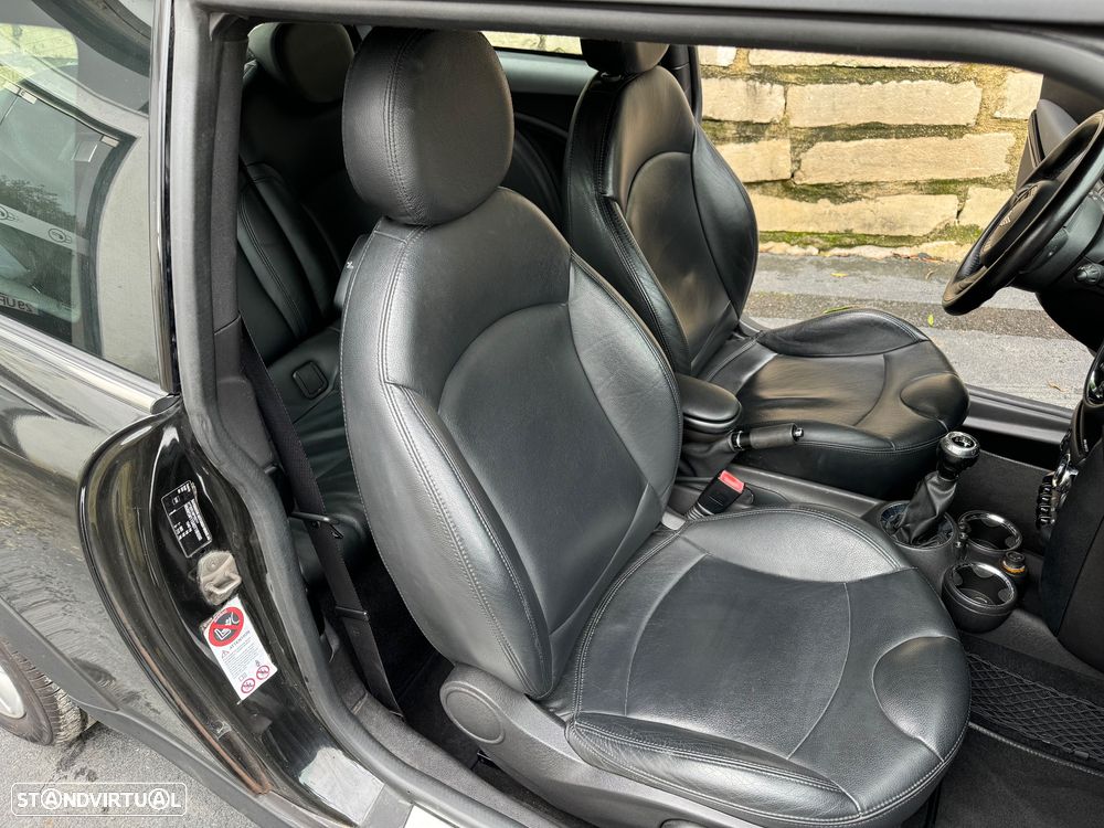 MINI 3 Portas One D - 18