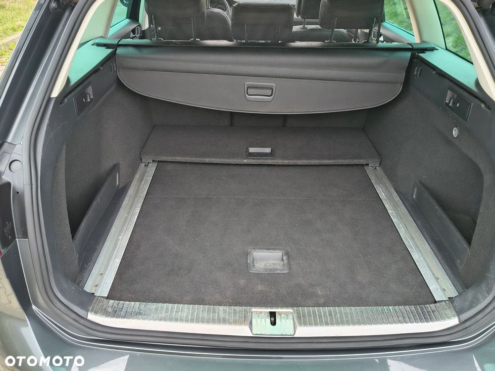 Volkswagen Passat 2.0 TDI SCR (BlueMotion Technology) Comfortline - 18