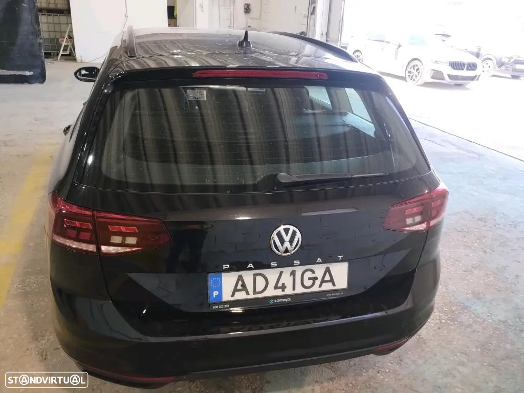 VW Passat Variant 2.0 TDi Business DSG - 6