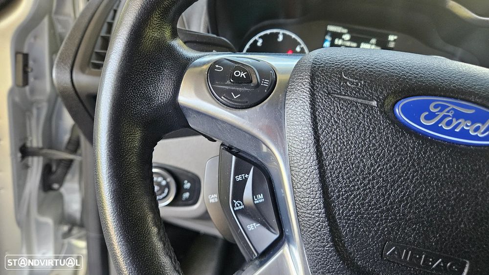 Ford Transit Connect Automática 3Lugares - 17