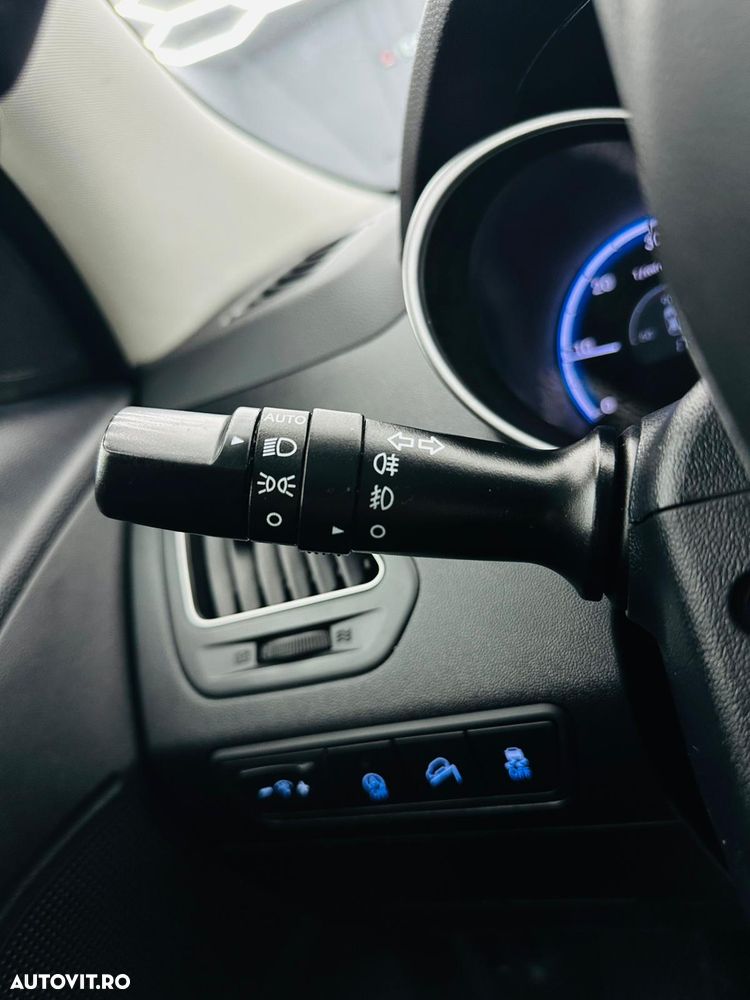 Hyundai ix35 1.7 CRDI 2WD blue Finale Silver - 28