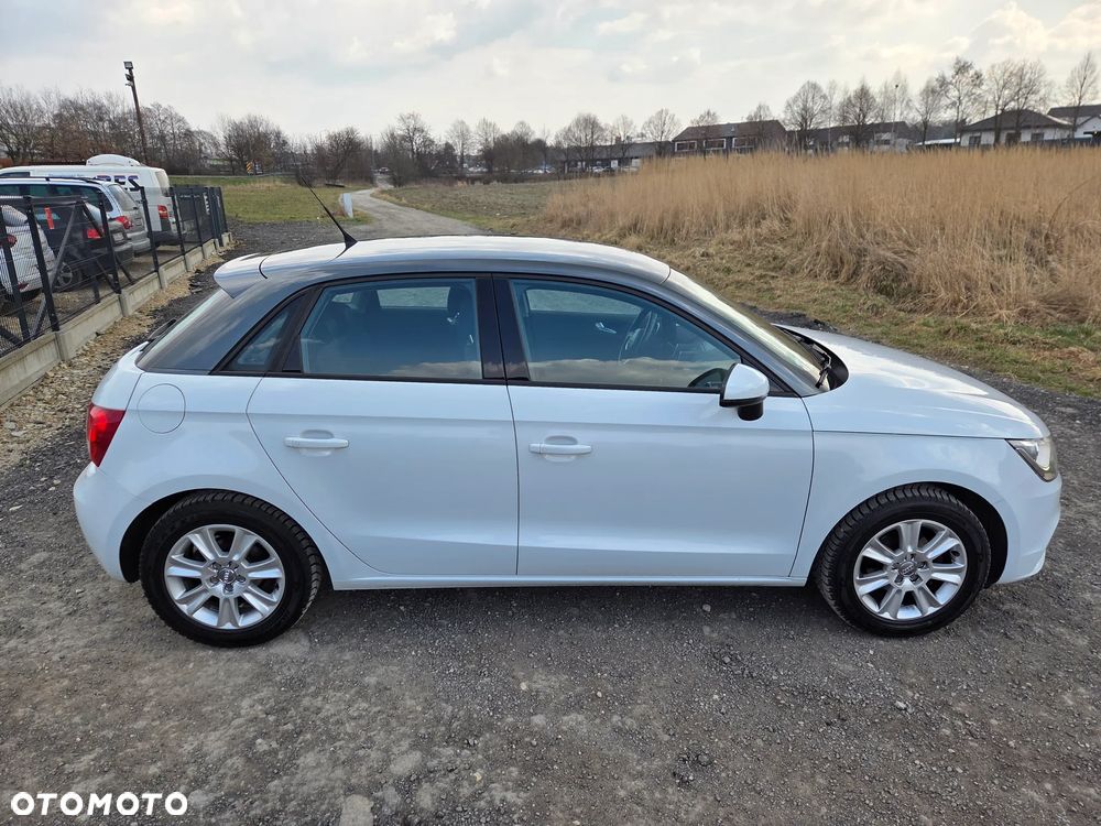 Audi A1 Sportback 1.6 TDI Attraction - 11