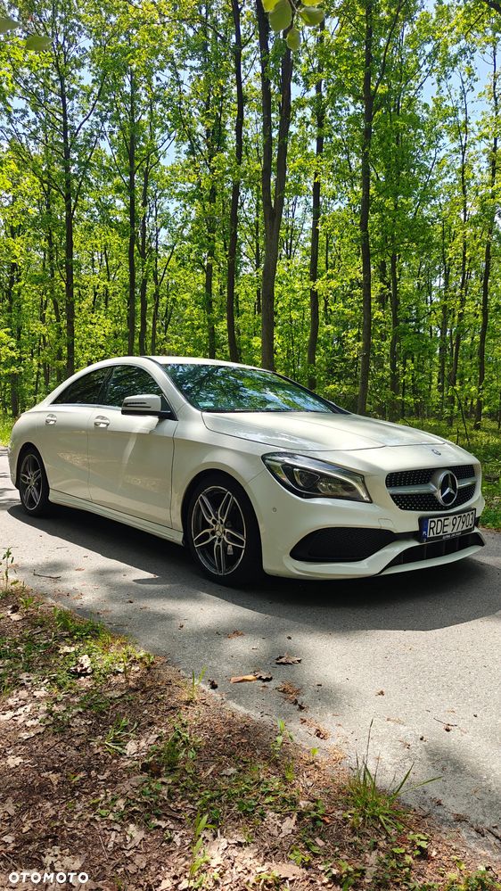 Mercedes-Benz CLA 180 7G-DCT AMG Line - 1