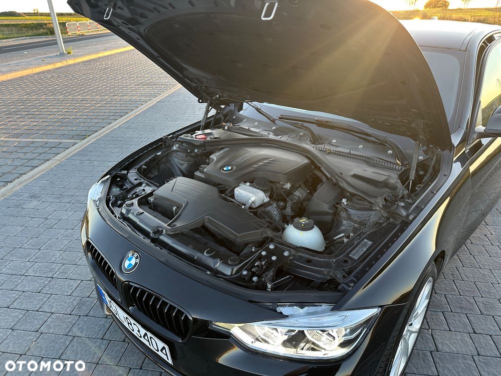 BMW Seria 3 320i - 26