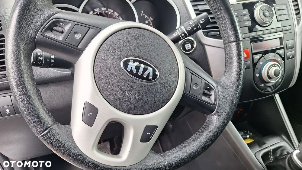 Kia Venga 1.6 CVVT Titanium Collection - 21