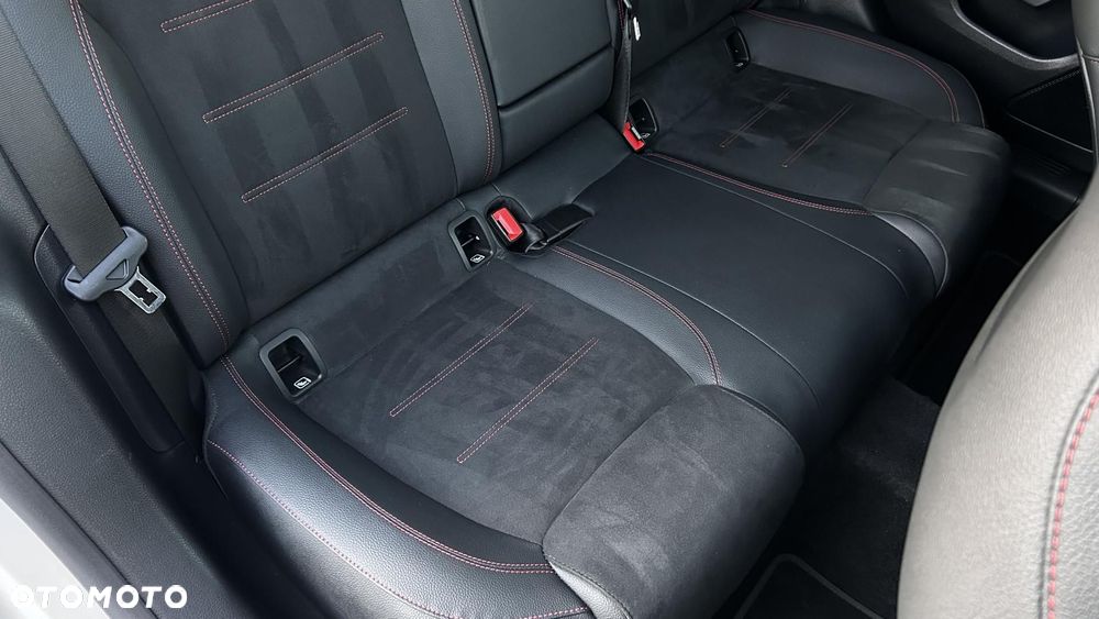 Mercedes-Benz GLA - 26