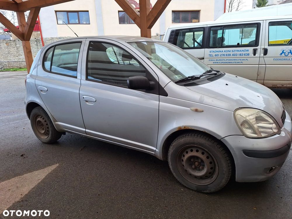 Toyota Yaris 1.0 Base - 2