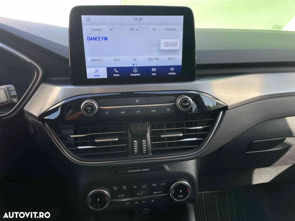 Ford Kuga - 12