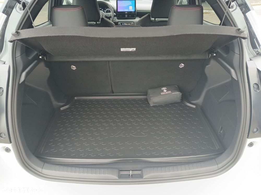 Toyota Yaris - 13