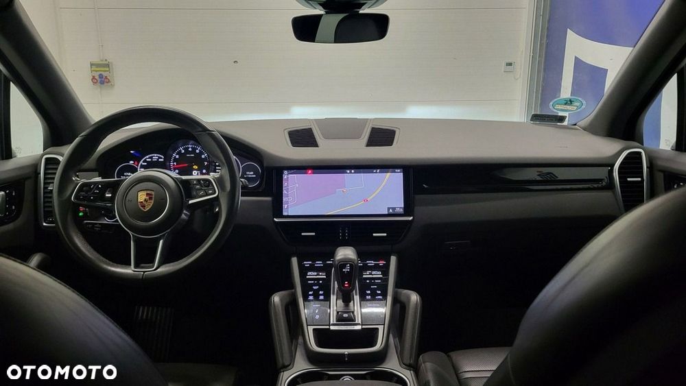 Porsche Cayenne - 16