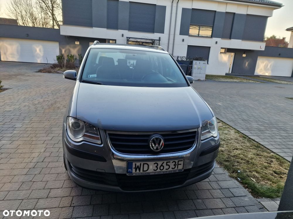 Volkswagen Touran 1.9 TDI DPF Conceptline - 1
