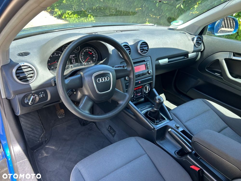Audi A3 3-drzwiowe 1.6 Attraction - 38