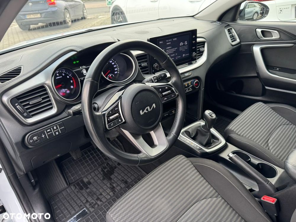 Kia Ceed 1.5 T-GDI M - 9