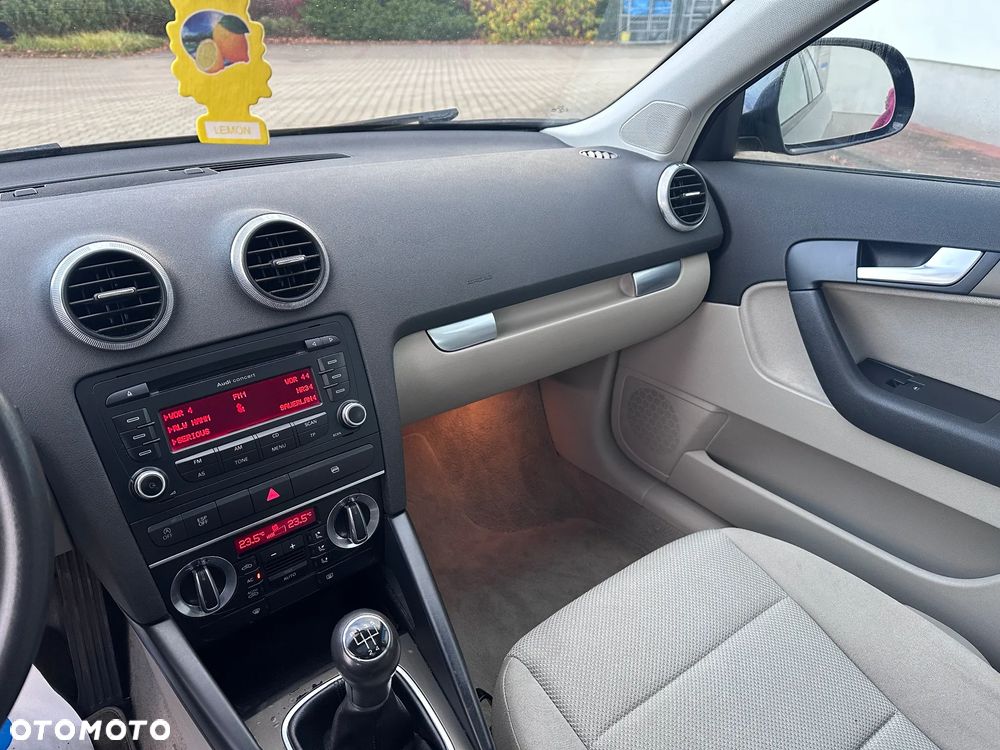 Audi A3 Sportback 1.6 TDI DPF Attraction - 32