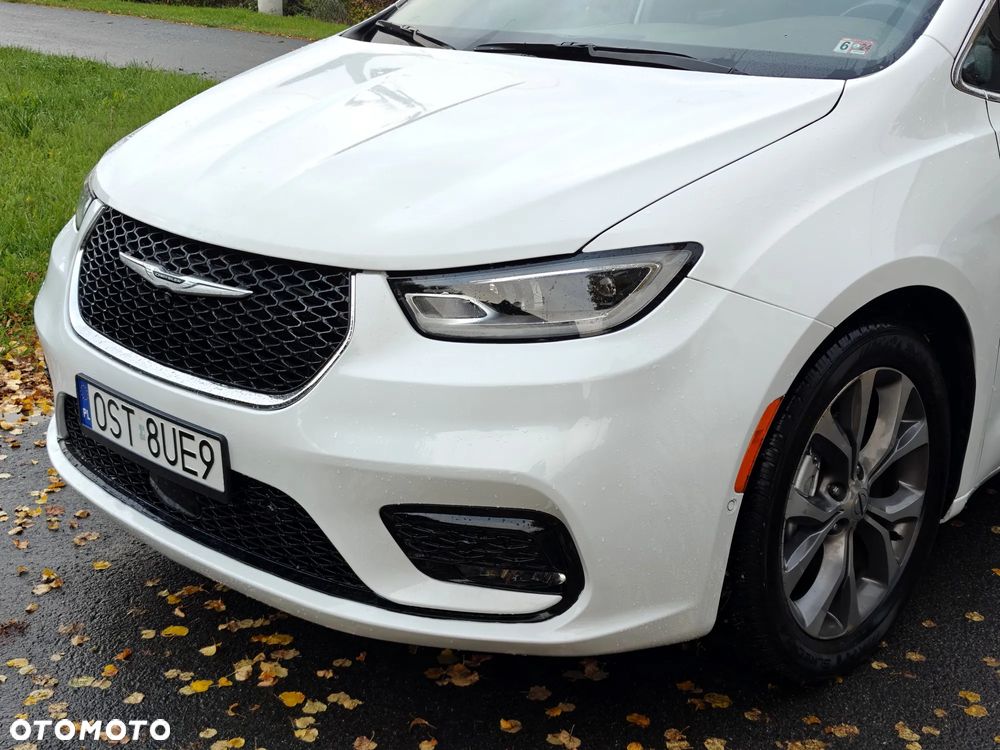 Chrysler Pacifica - 2