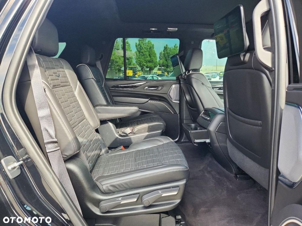 Cadillac Escalade - 10