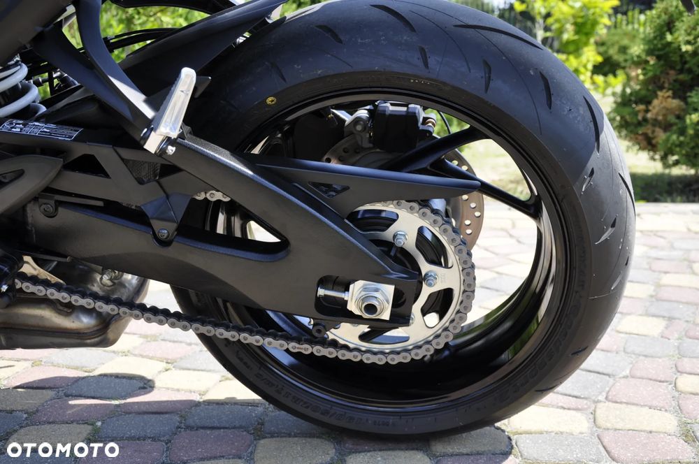 Suzuki GSX 1000 - 14