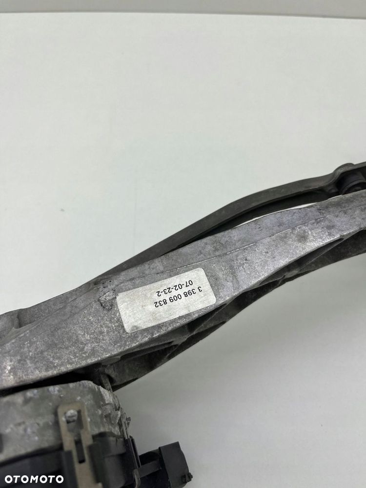 BMW 7 E65 LIFT MECHANIZM SILNICZEK WYCIERACZEK EUROPA 7174969 - 4