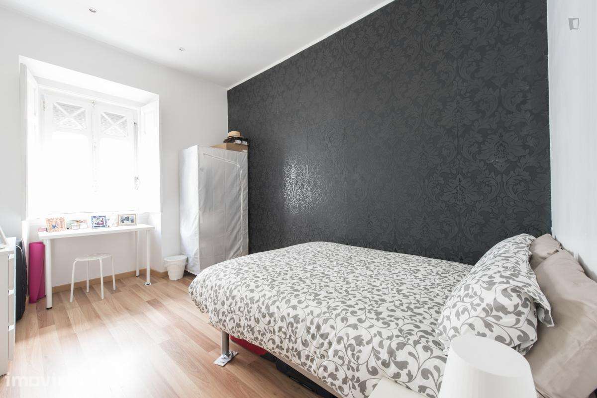 Quarto - localizado em Anjos Lisbon - Grande imagem: 4/11