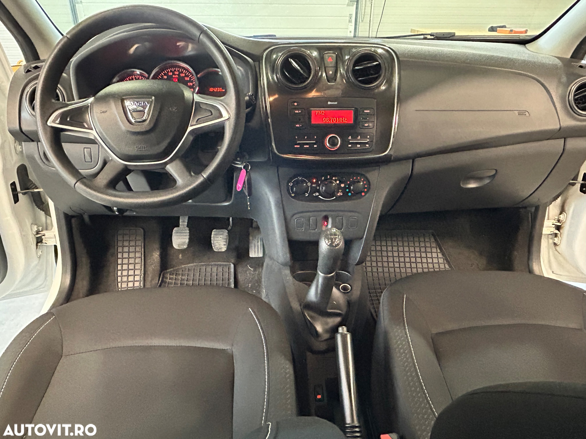 Dacia Logan 1.0 SCe SL PLUS - 9