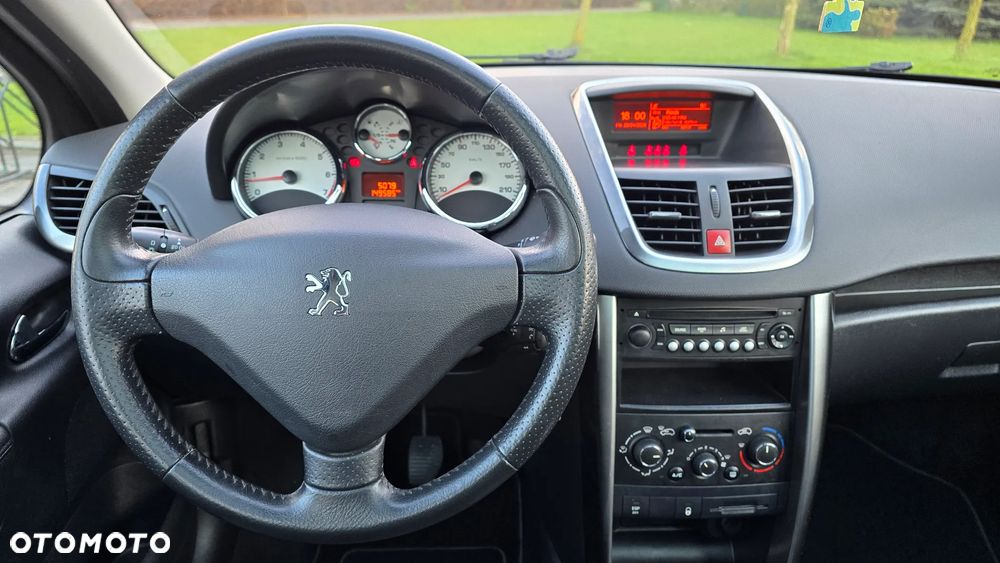 Peugeot 207 - 15