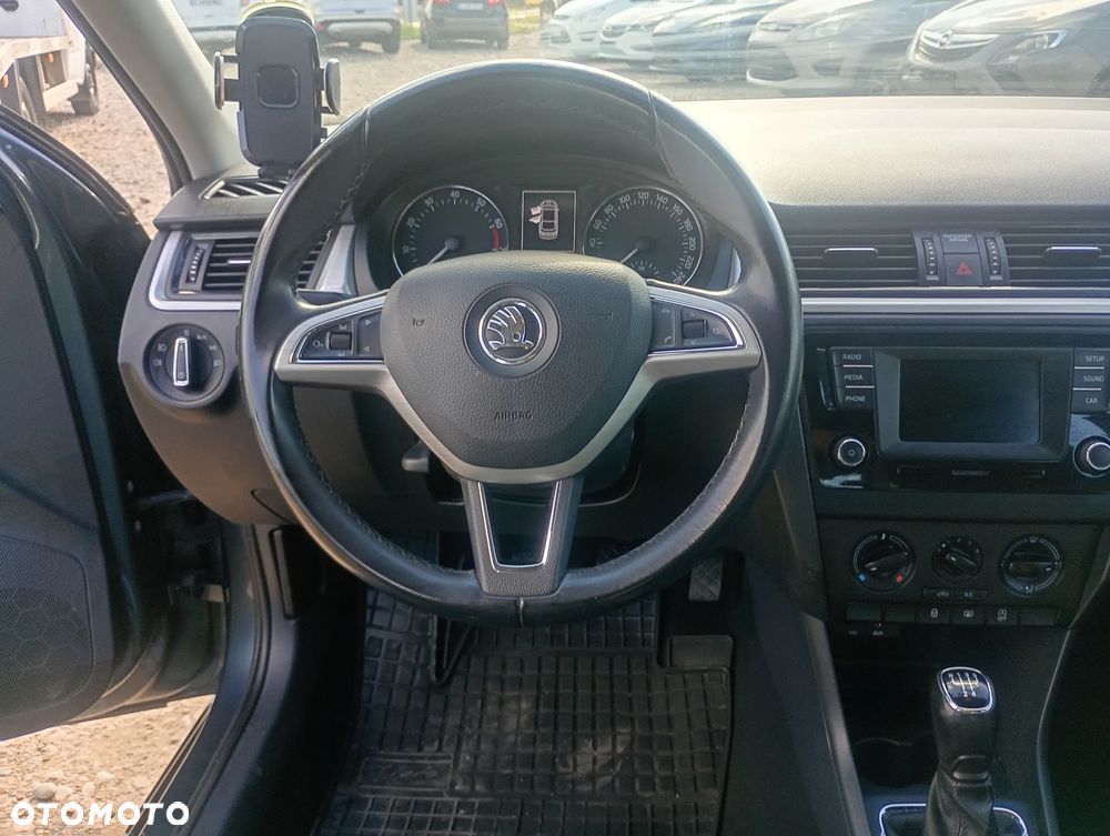 Skoda RAPID 1.2 TSI Ambition - 24