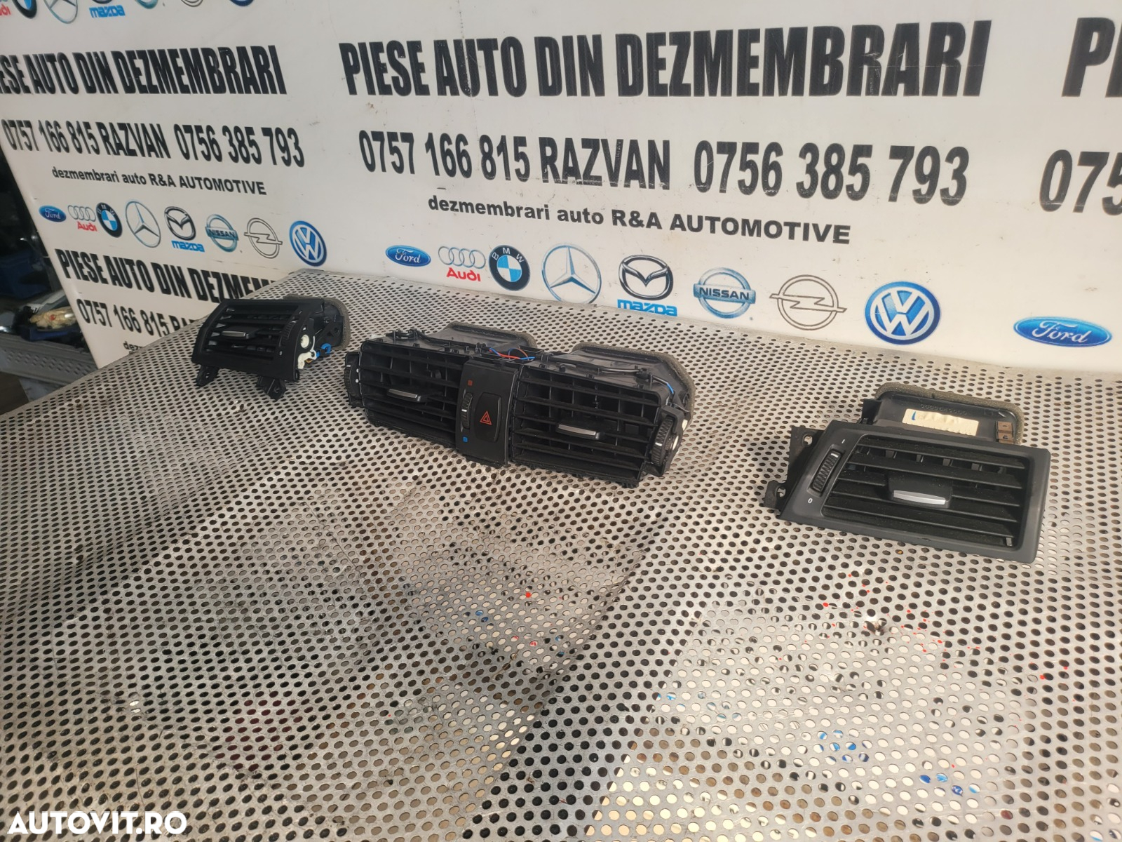 Grile Grila Aerisire Ventilatie Bord Bmw X3 F25 X4 F26 Volan Stanga Dezmembrez Bmw X4 F26 2.0 D Mot - 2