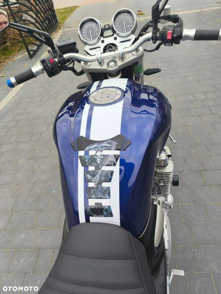 Yamaha XJR - 12