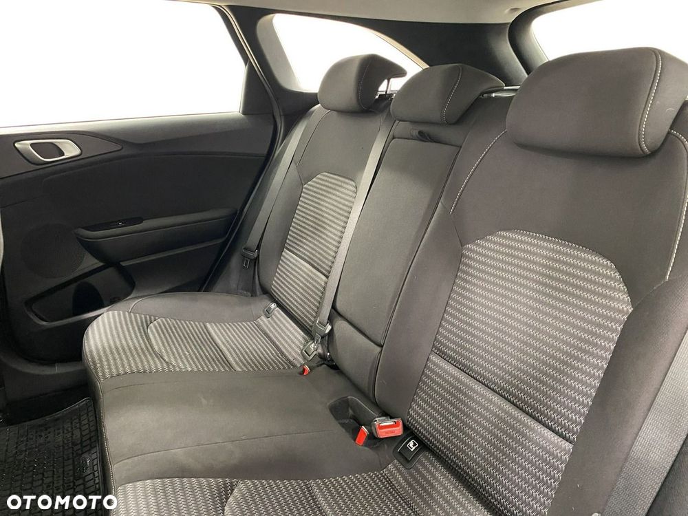 Kia Ceed 1.5 T-GDI M - 13