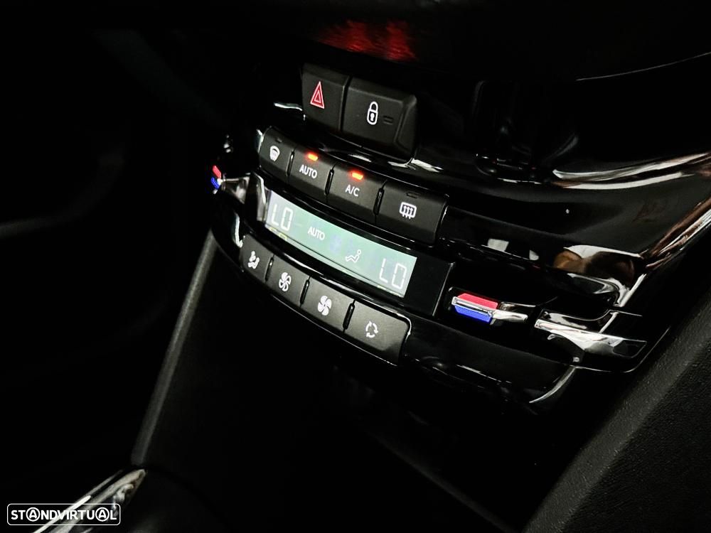 Peugeot 2008 1.2 PureTech GT Line - 35