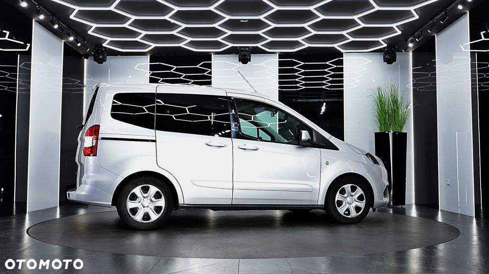 Ford Tourneo Courier 1.5 TDCi Trend - 11