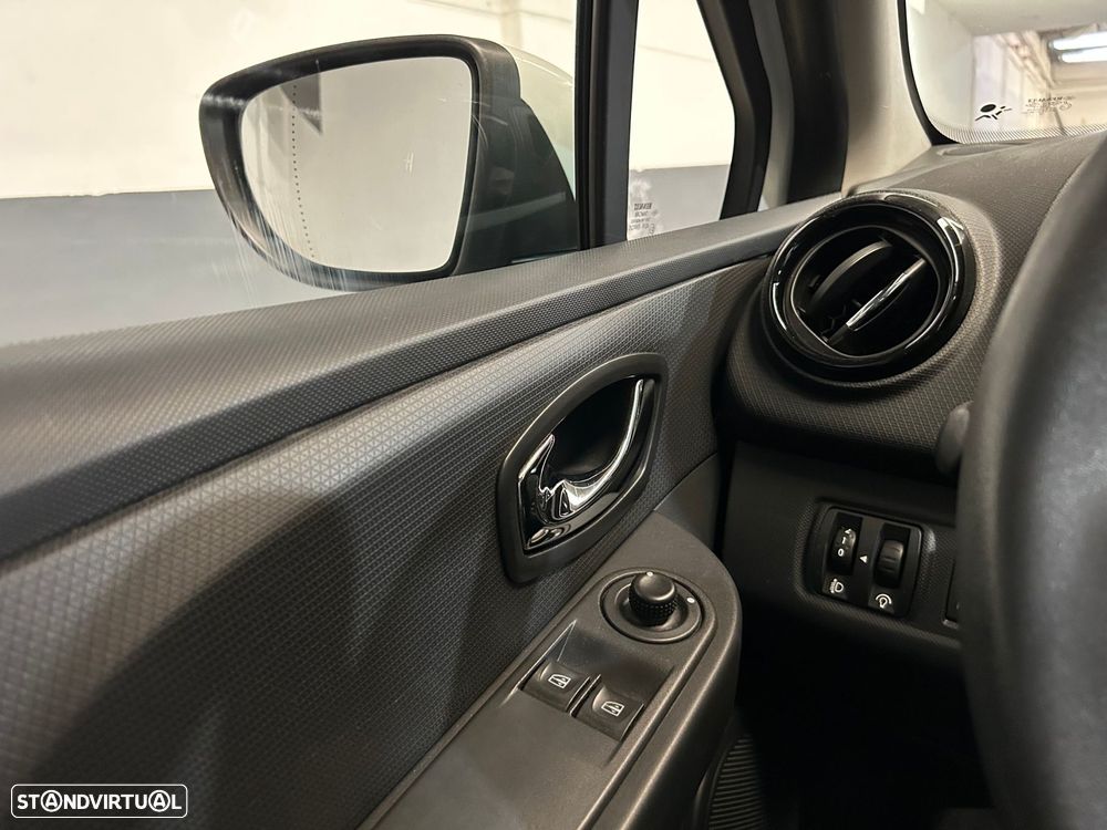 Renault Clio 0.9 TCE Dynamique S - 37