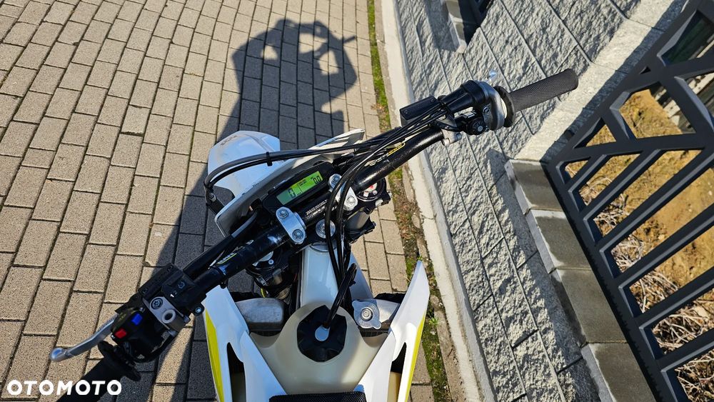 Husqvarna FE - 11