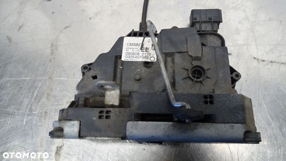 ZAMEK LEWY PRZÓD DRZWI OPEL CORSA D 1.3CDTI 13258271 - 4