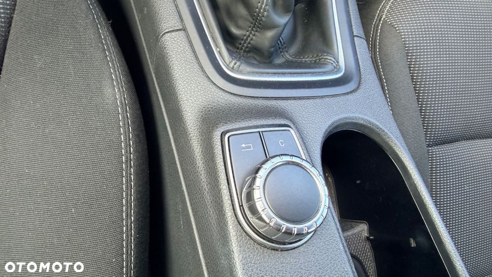 Mercedes-Benz Klasa B 180 BlueEFFICIENCY Edition Style - 25