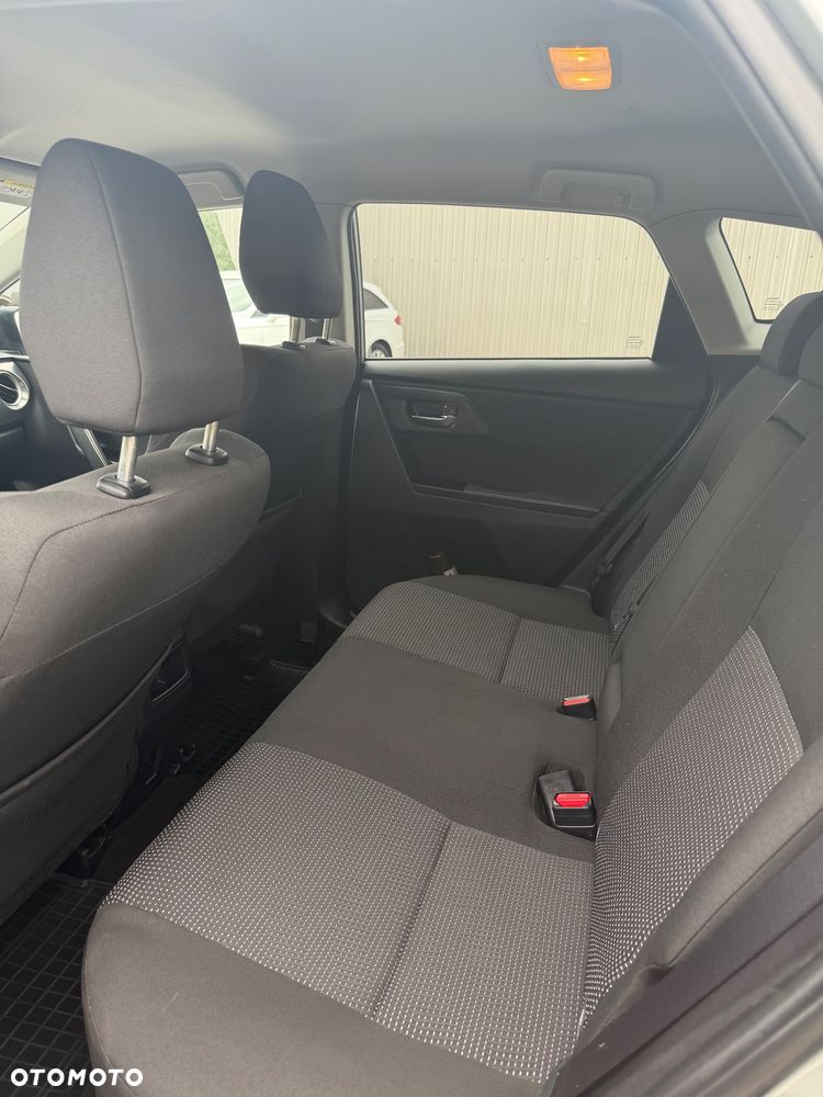 Toyota Auris 2.0 D-4D Life - 9