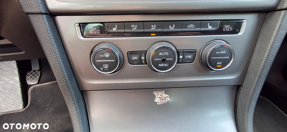 Volkswagen Golf 2.0 TDI BlueMotion Technology Lounge - 15