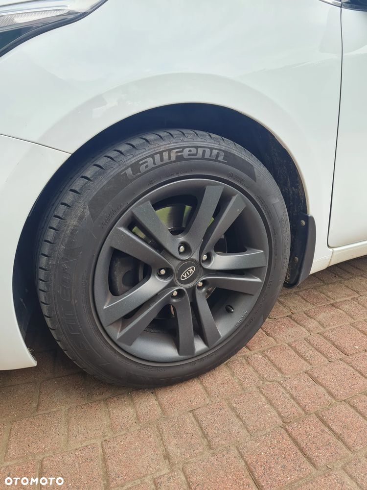 Kia ProCeed 1.4 L - 17