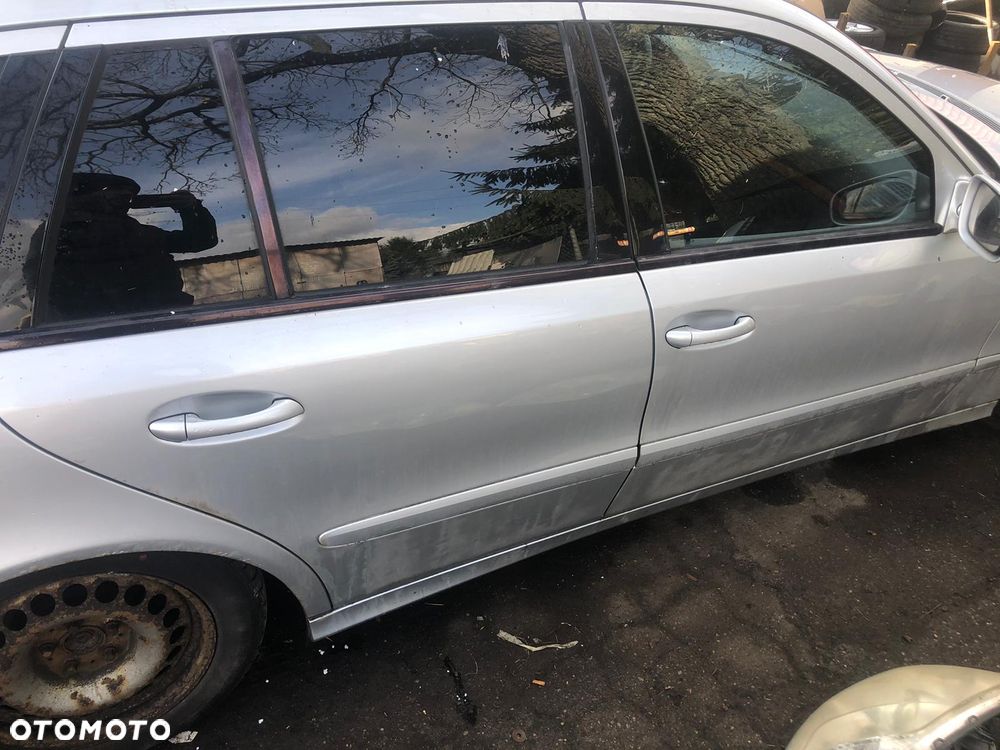 MERCEDES   E KLASA W211 LIFT  drzwi Przód prawe 775 - 1