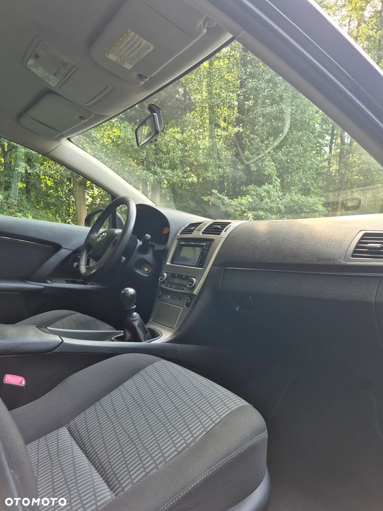 Toyota Avensis 2.0 D-4D Edition - 12
