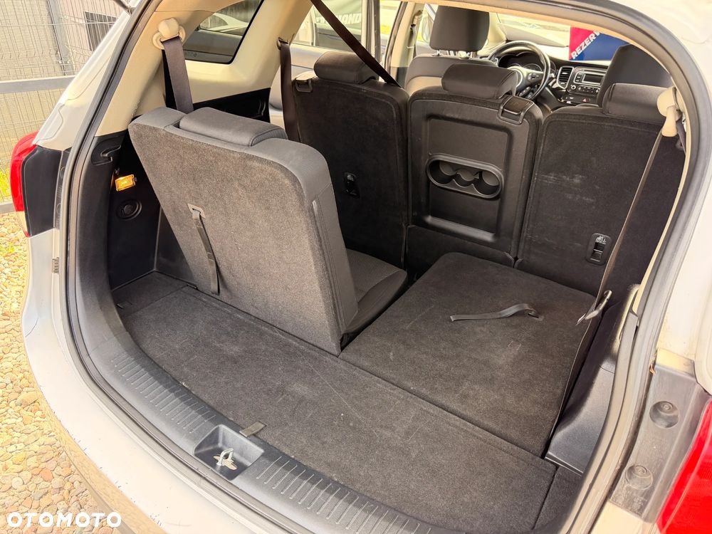 Kia Carens 1.7 CRDi 115 Dream Team Edition - 28