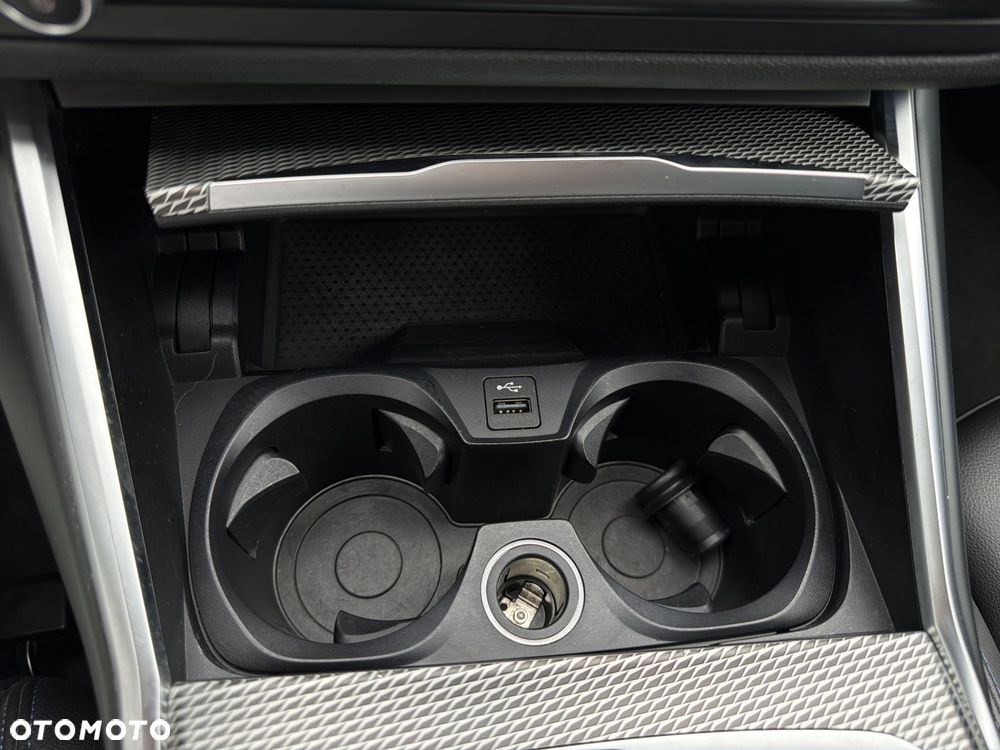 BMW Seria 3 318i - 28