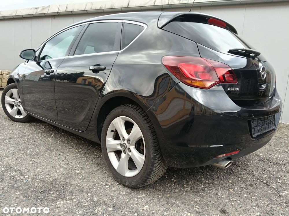 Opel Astra 1.4 Turbo Exklusiv - 5