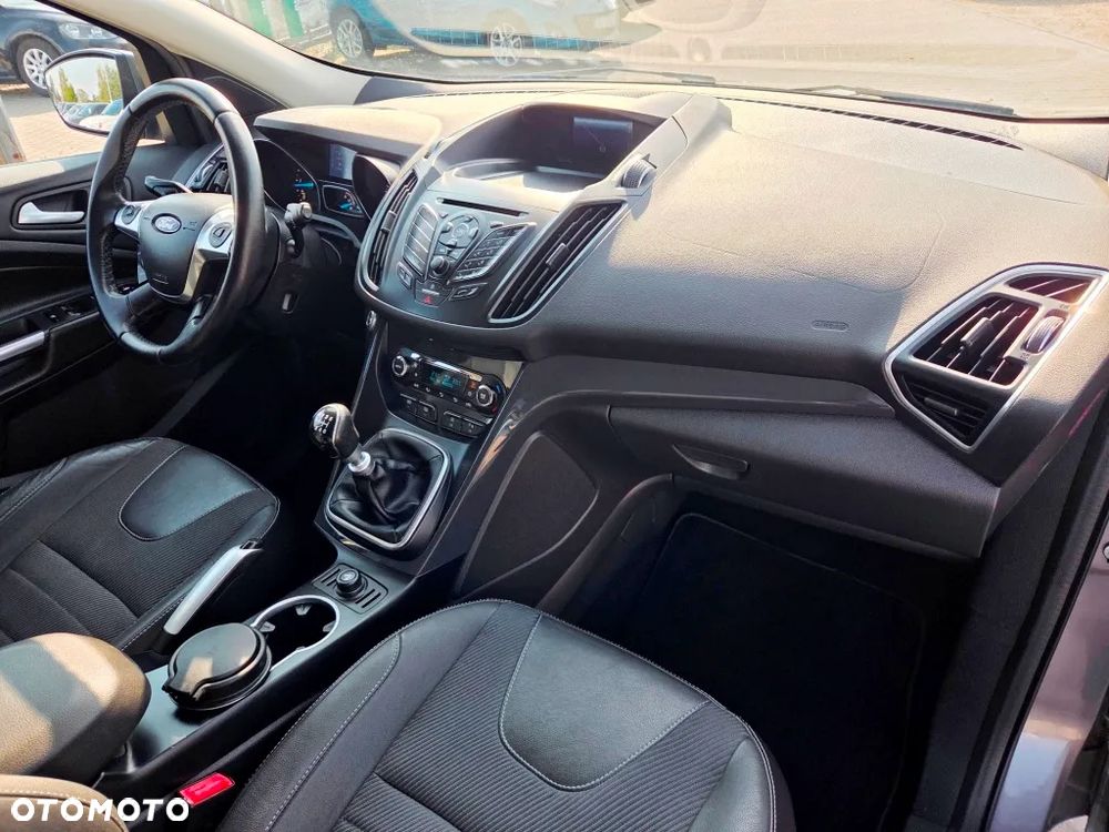 Ford Kuga 2.0 TDCi 2x4 Titanium - 29