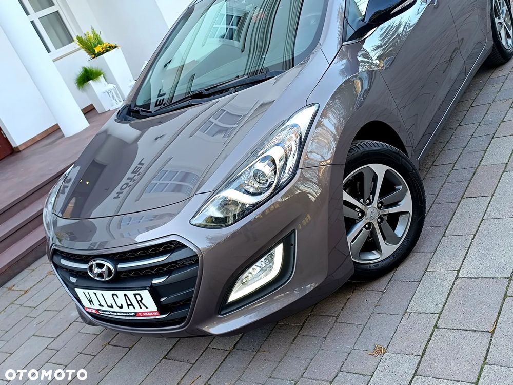 Hyundai i30 blue Kombi 1.6 CRDi Passion - 22