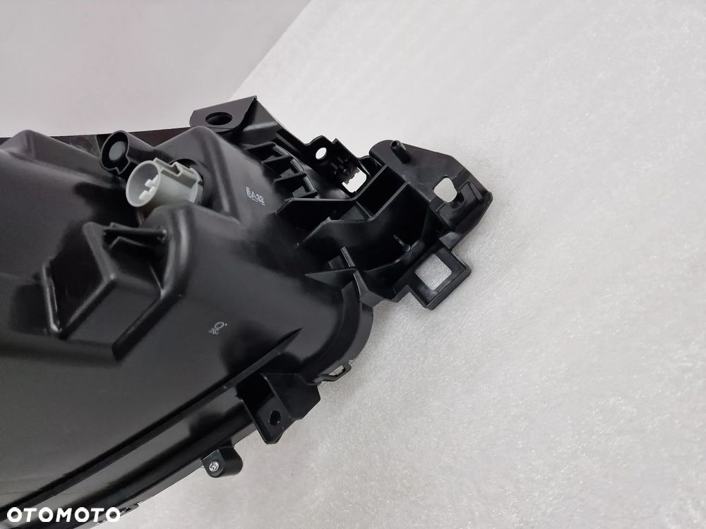 MAZDA CX5 CX-5 LIFT 14- LEWA / PRAWA LAMPA PRZEDNIA PRZÓD SOCZEWKA + LED , NR STANLEY W2416 , NR AUKCJI LA245 - 25