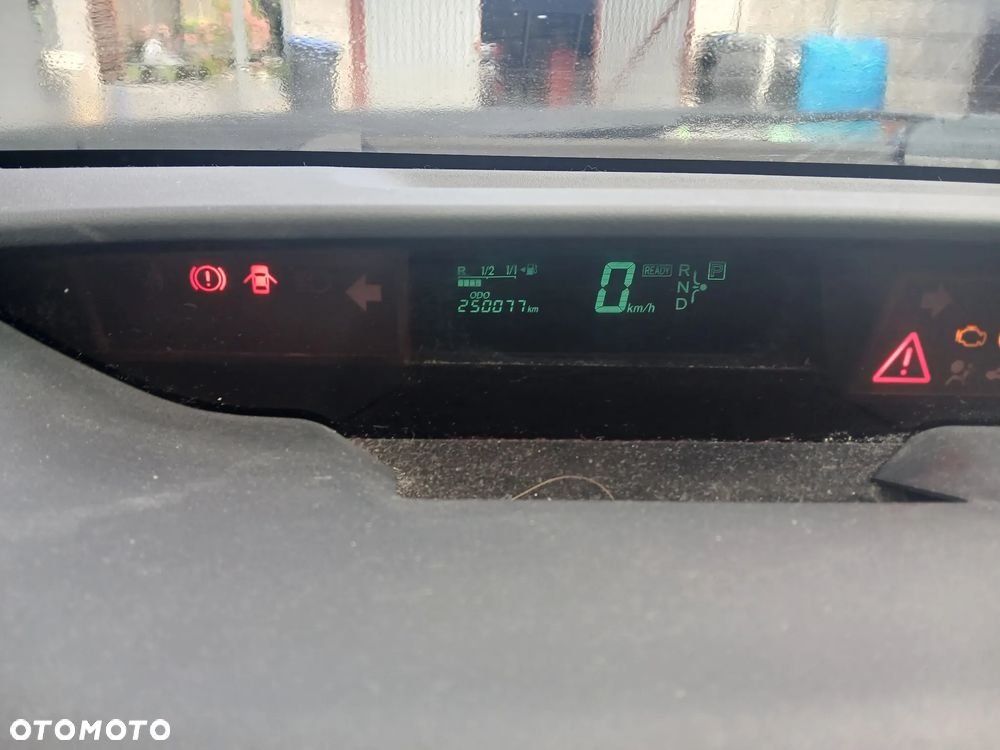 Toyota Prius - 12