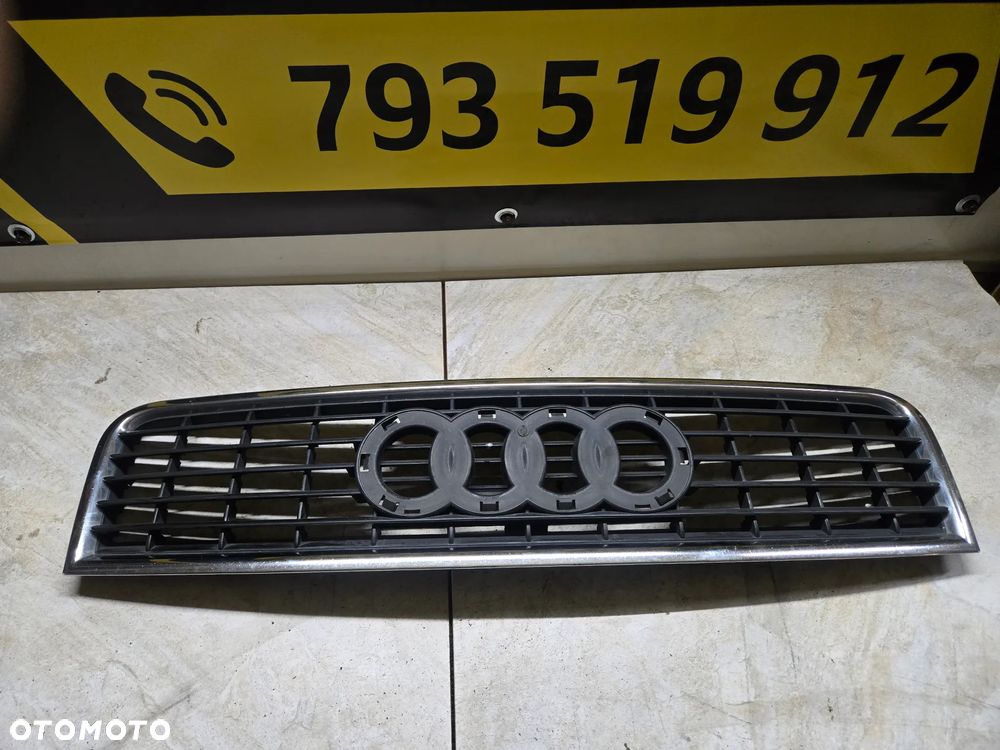 AUDI A4 B6 GRILL - 1