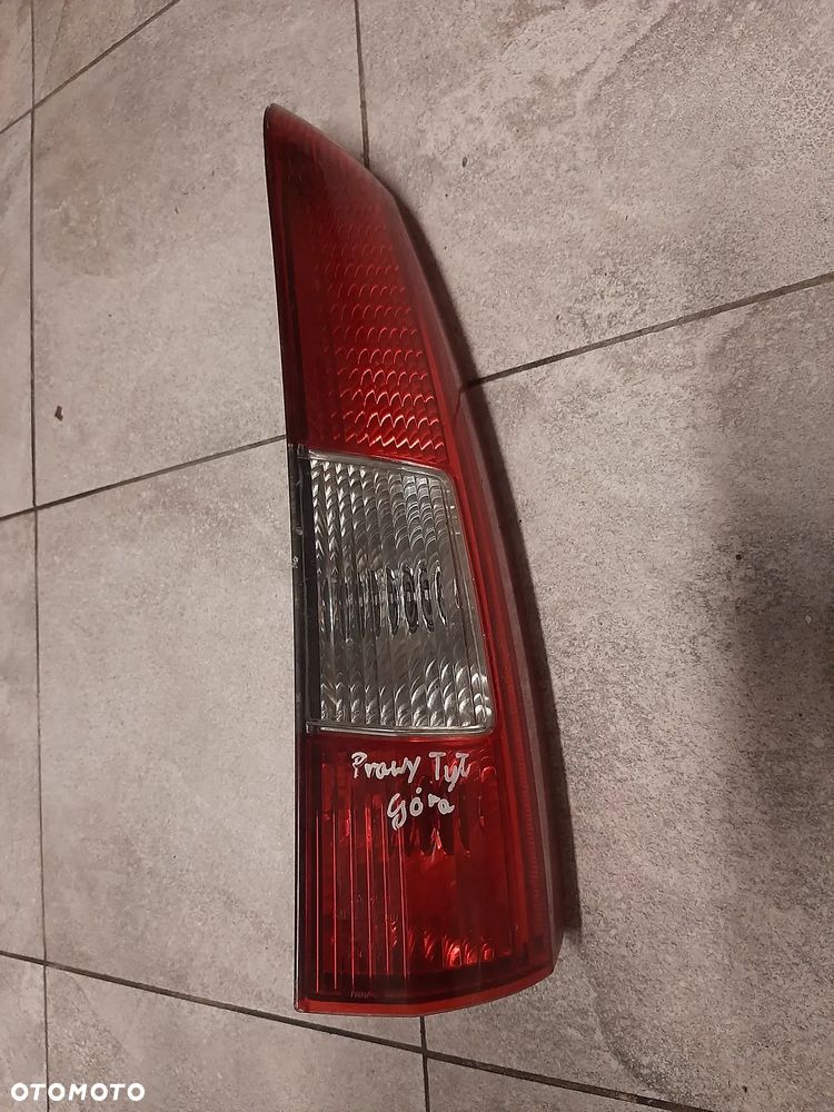 TYLNA PRAWA LAMPA GÓRNA VOLVO V70 70XC 1995-2000