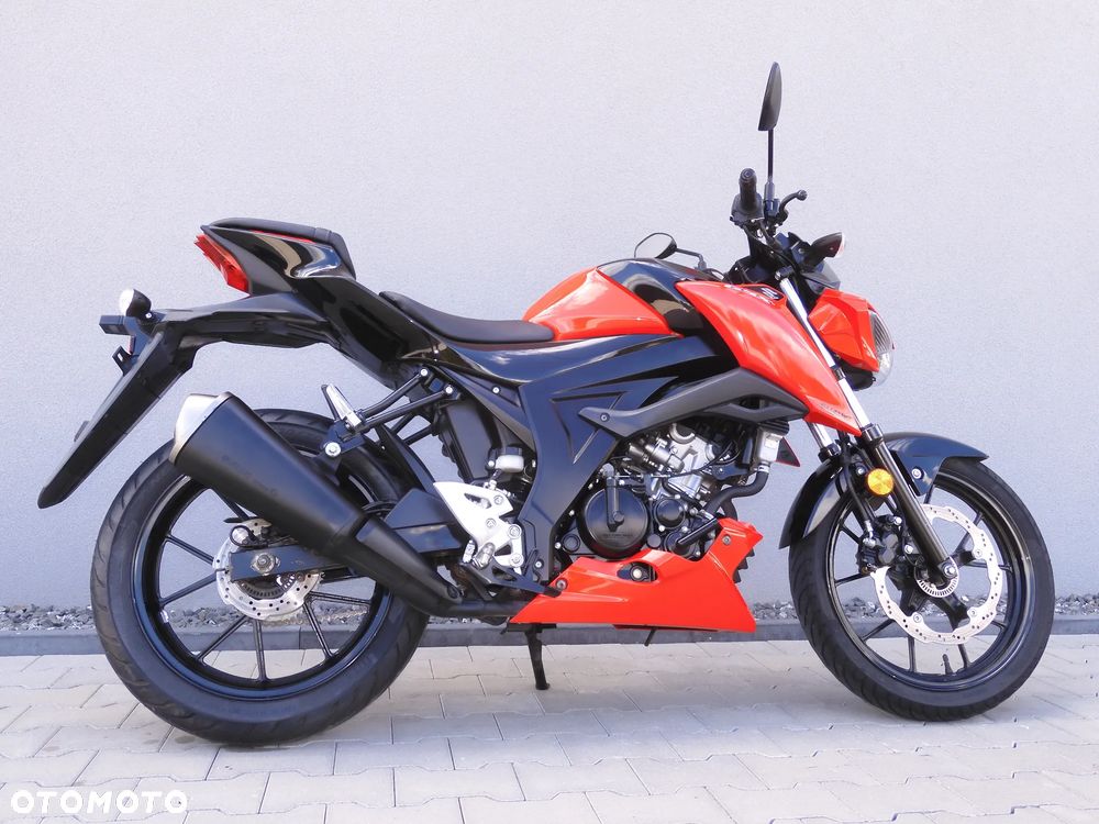 Suzuki GSX - 19